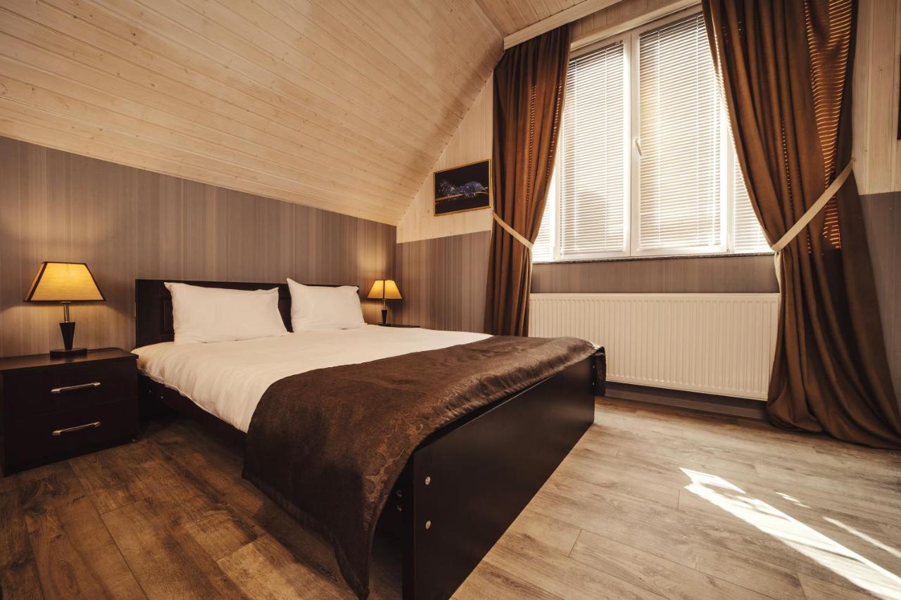 Rustaveli Apartment With Gym Tbilisi Bagian luar foto