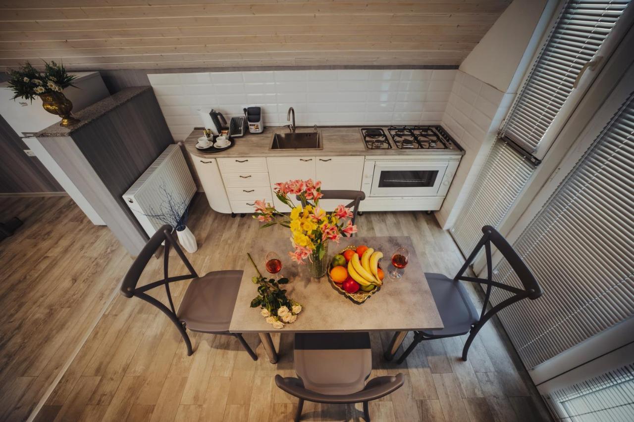 Rustaveli Apartment With Gym Tbilisi Bagian luar foto